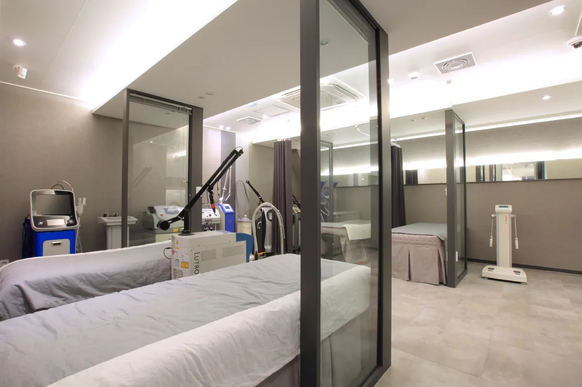 Treatment room at Newline Plastic Surgery, Busan