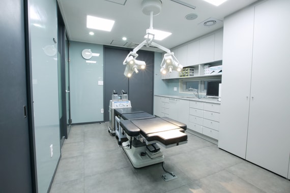 Operating theatre at Newline Clinic in Busan